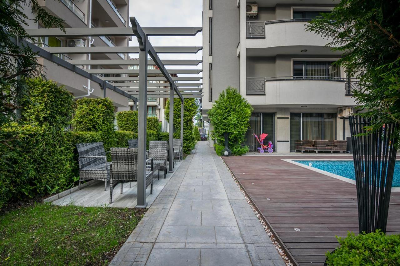 Cozy One-Bedroom Apartment In Night Breeze Burgas City Exteriér fotografie